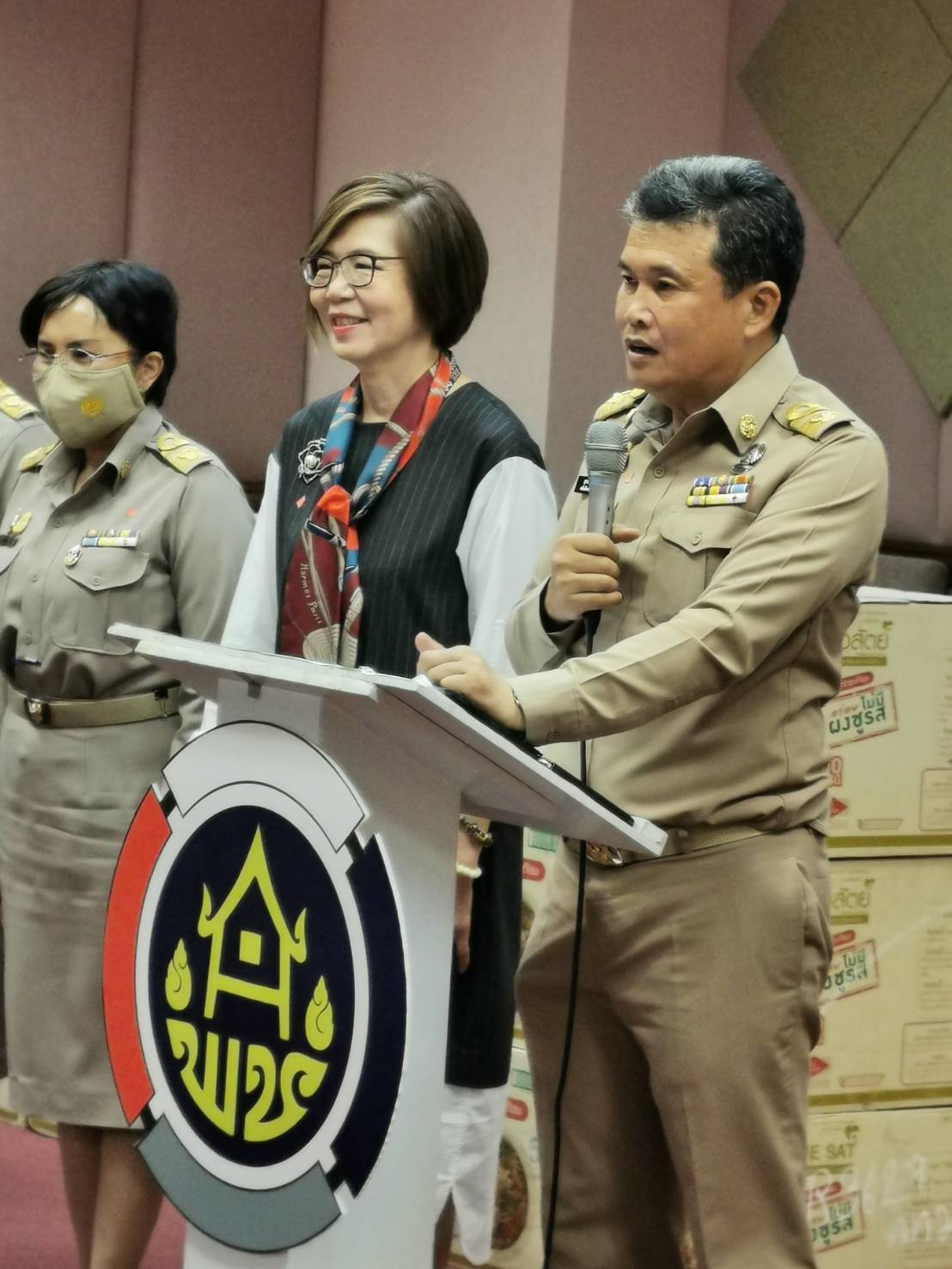 พิธีมอบบะหมี่ซื่อสัตย์ “ปันน้ำใจ ต้านภัย COVID-19”