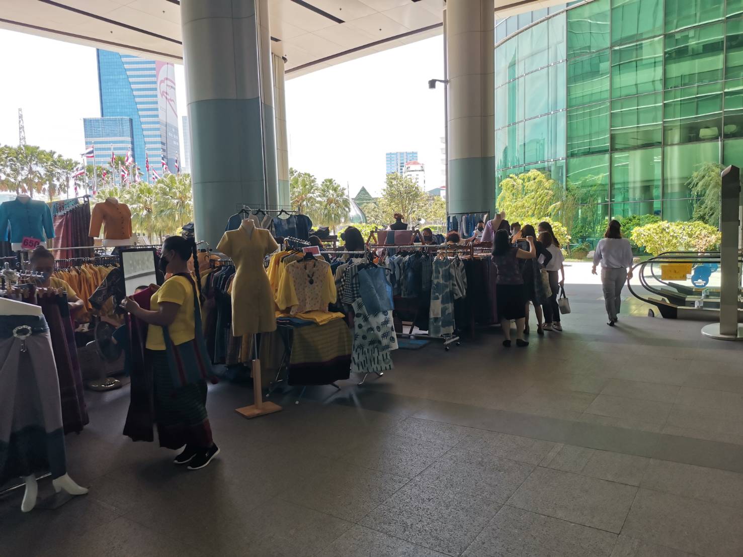 Road Show ผ้าไทย กระทรวงพลังงาน