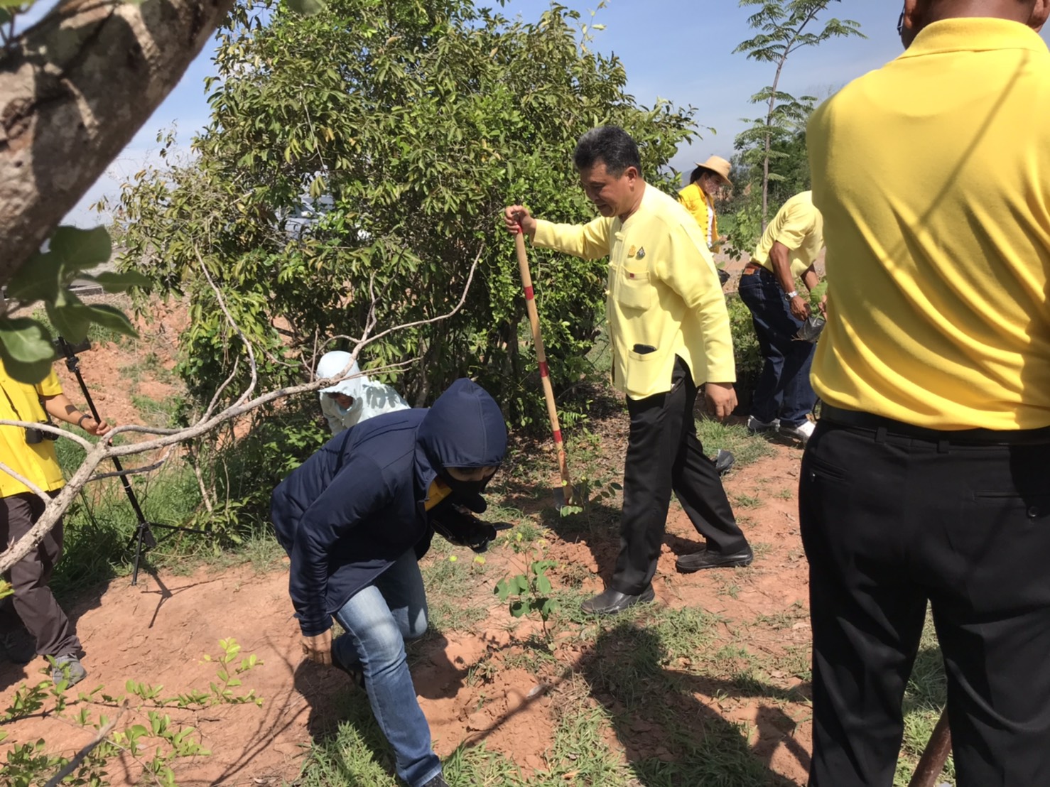 รวมพลังอาสาพัฒนาปลูกป่าเฉลิมพระเกียรติ พระบาทสมเด็จพระปรเมนทรรามาธิบดีศรีสินทรมหาวชิราลงกรณ พระวชิรเกล้าเจ้าอยู่หัว เนื่องในโอกาสเฉลิมพระชนมพรรษา 28 กรกฎาคม 2563