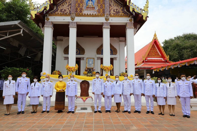 พระบาทสมเด็จพระเจ้าอยู่หัว  ทรงพระกรุณาโปรดเกล้าฯ พระราชทานผ้าพระกฐิน ประจำปี พ.ศ. 2564 ให้กรมการพัฒนาชุมชน นำไปทอดถวาย ณ วัดธรรมามูลวรวิหาร ตำบลธรรมามูล อำเภอเมืองชัยนาท จังหวัดชัยนาท