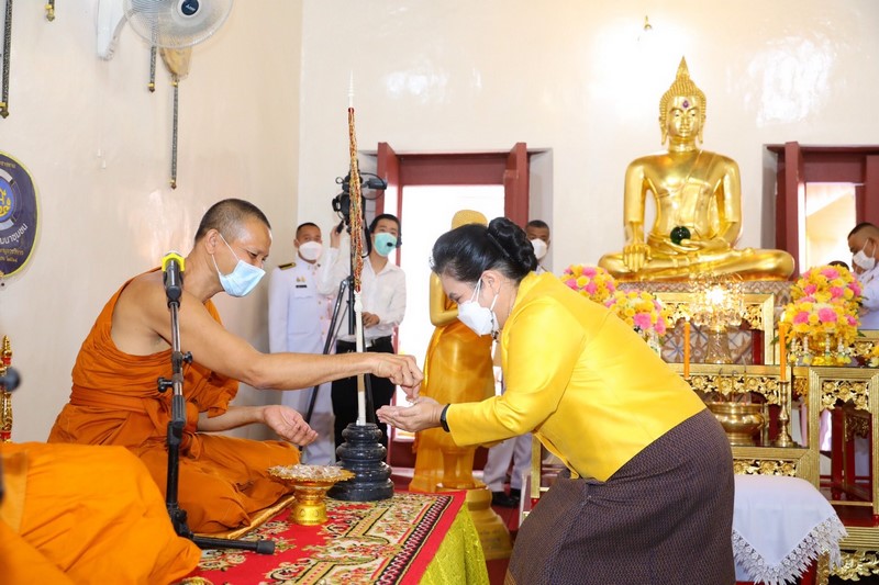 พระบาทสมเด็จพระเจ้าอยู่หัว  ทรงพระกรุณาโปรดเกล้าฯ พระราชทานผ้าพระกฐิน ประจำปี พ.ศ. 2564 ให้กรมการพัฒนาชุมชน นำไปทอดถวาย ณ วัดธรรมามูลวรวิหาร ตำบลธรรมามูล อำเภอเมืองชัยนาท จังหวัดชัยนาท