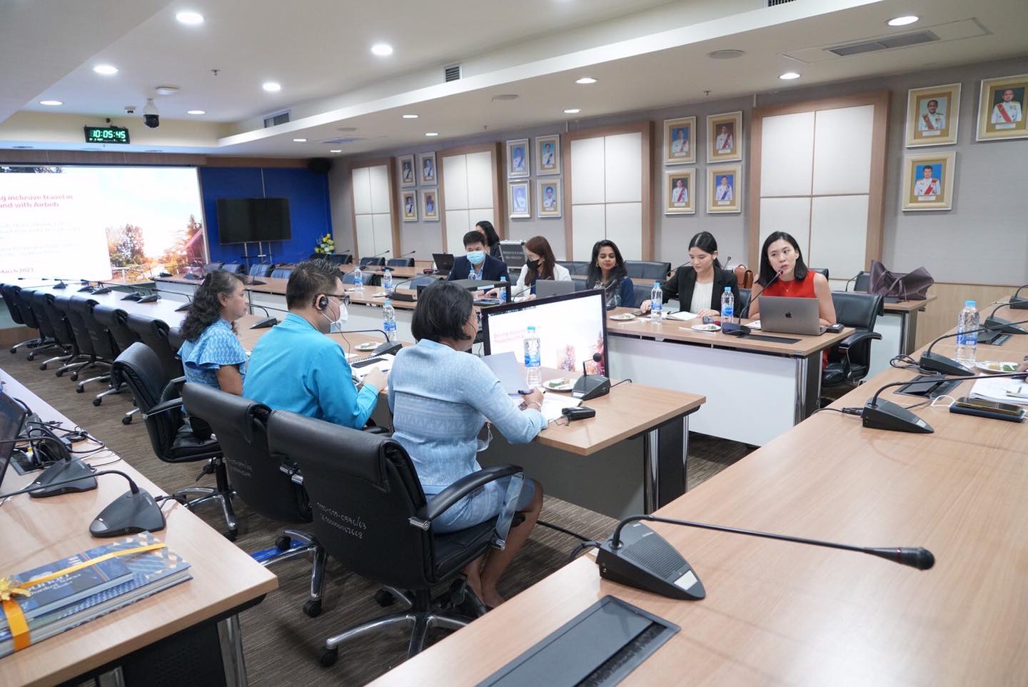 พช.กระชับความสัมพันธ์กับบริษัท แอร์บีเอ็นบี (Airbnb) ต่อยอดชุมชนท่องเที่ยว OTOP นวัตวิถี ชูการประชาสัมพันธ์ผ่านช่องทาง Application Airbnb