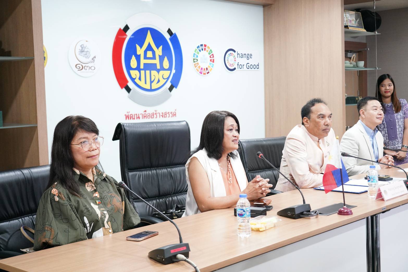 กรมการพัฒนาชุมชน กระทรวงมหาดไทย จับมือกระทรวงพาณิชย์และอุตสาหกรรรม สาธารณรัฐฟิลิปปินส์ หารือสร้างความร่วมมือด้านการพัฒนาผลิตภัณฑ์ OTOP ขับเคลื่อนสู่สากล