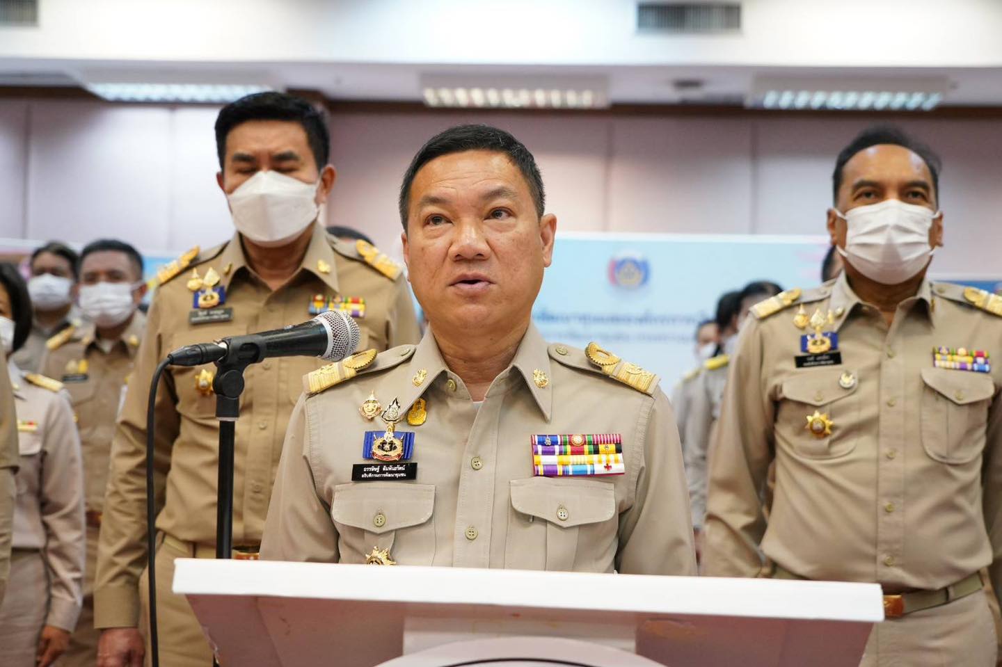 อธิบดี พช. นำคณะผู้บริหาร ข้าราชการกล่าวปฏิญาณตน ประกาศเจตนารมณ์ต่อต้านยาเสพติด เนื่องในวันต่อต้านยาเสพติดโลก 26 มิถุนายน ประจำปี 2566