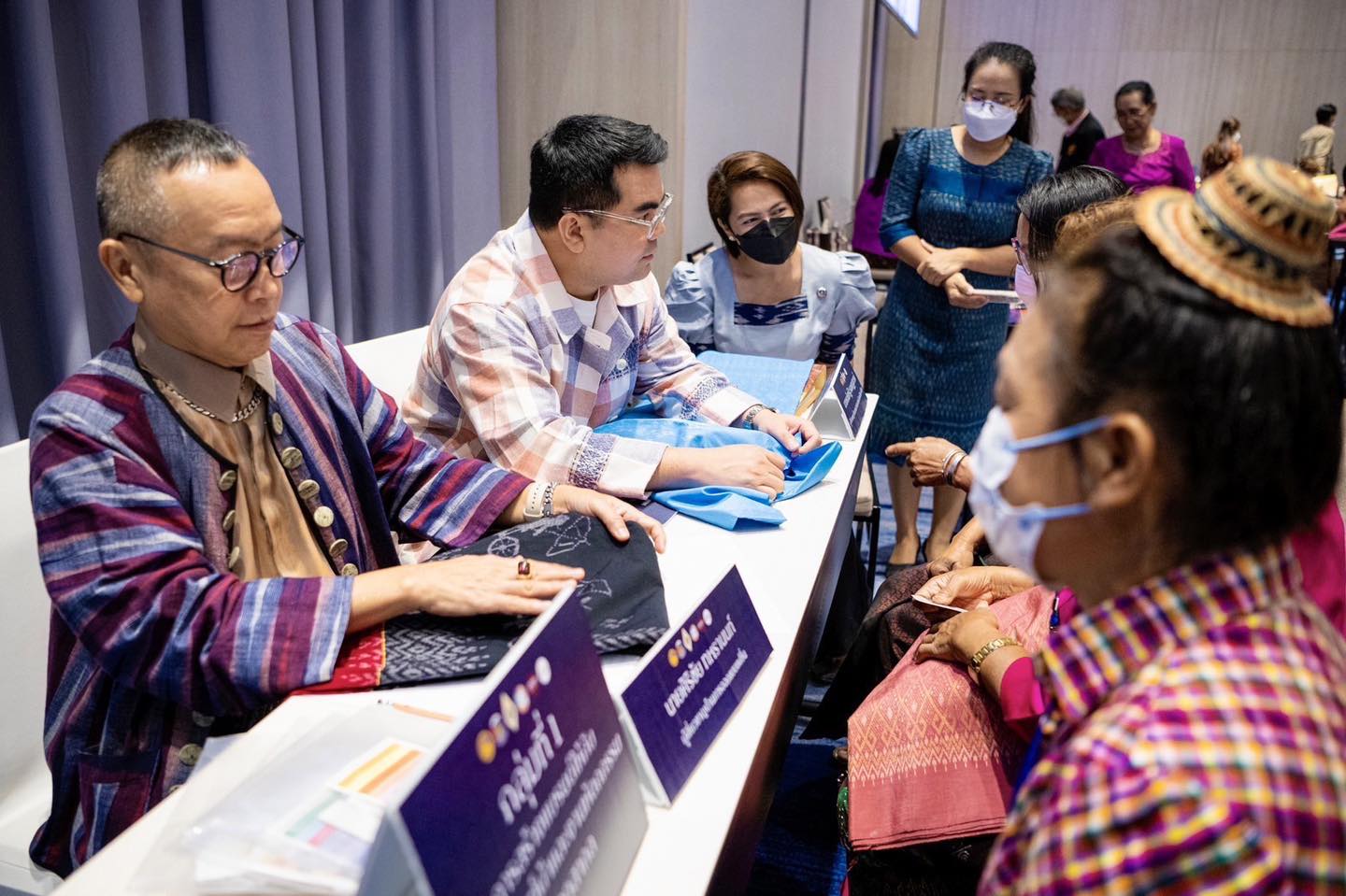 พช. ติวเข้ม  พัฒนาศักยภาพผู้ผลิต ผู้ประกอบการ ประเภทผ้าและหัตถกรรม ภาคตะวันออกเฉียงเหนือ