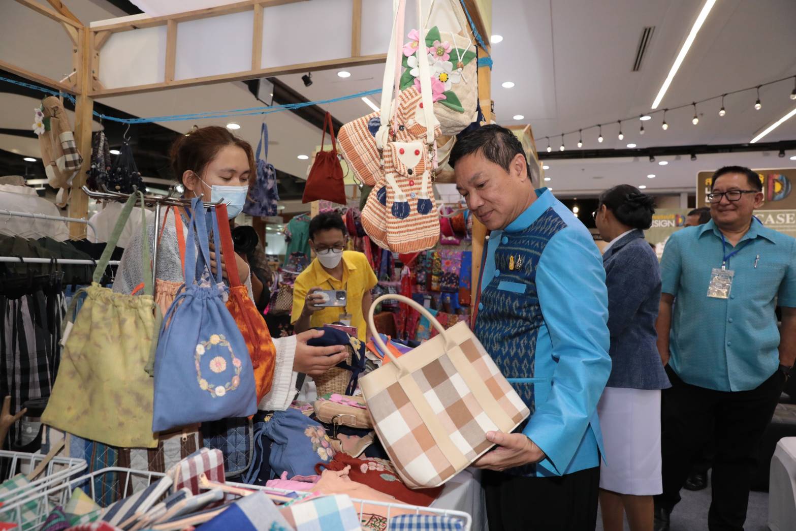 พช. ชวนช้อป OTOP ประเภทผ้า และเครื่องแต่งกาย 27-31 ก.ค. 66 ที่เซ็นทรัลแจ้งวัฒนะ