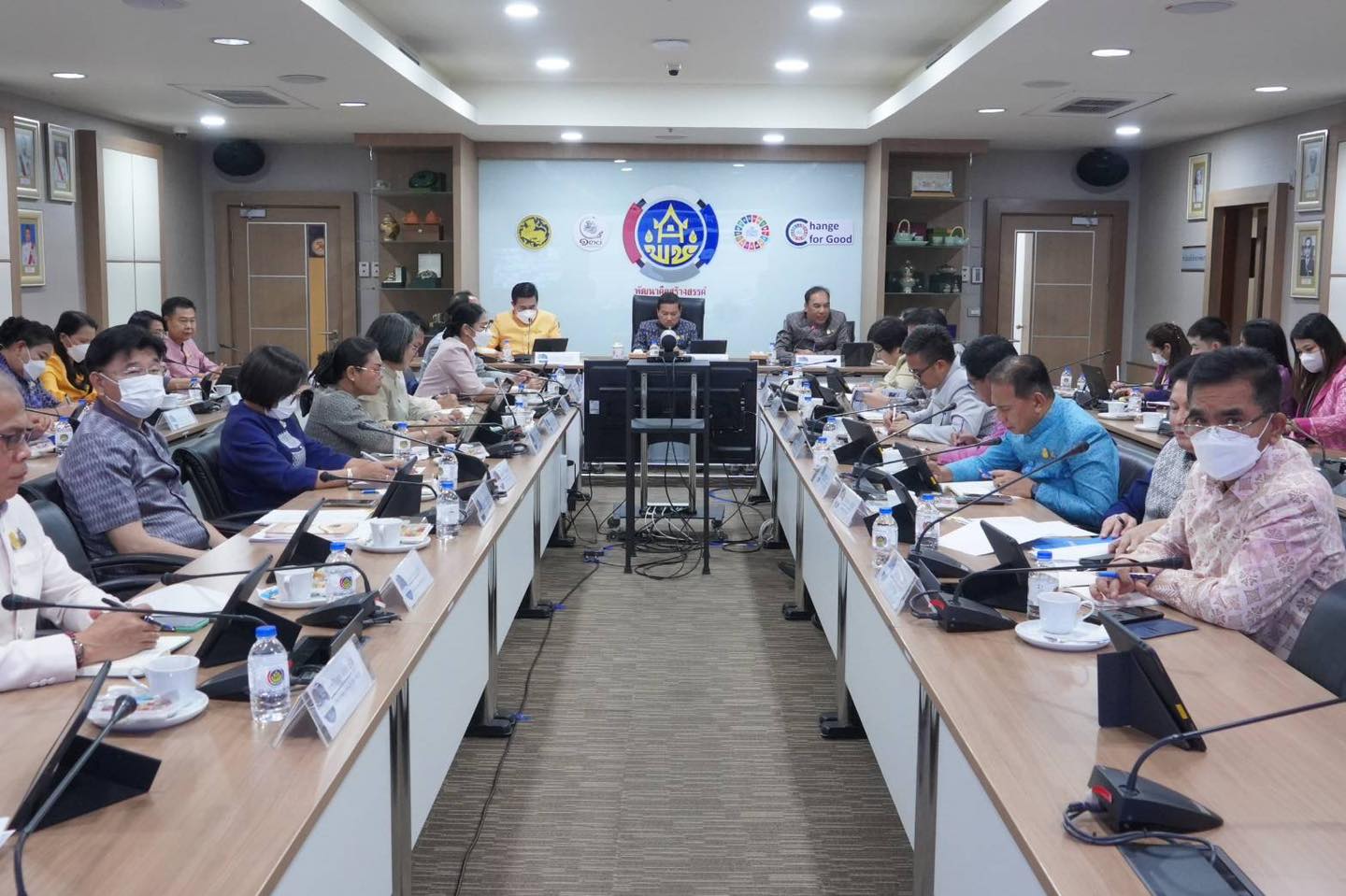 พช. ประชุมประจำเดือนผ่านระบบการประชุมทางไกล 76 จังหวัด เน้นย้ำ งาน พช. ต้องยึดประชาชนเป็นศูนย์กลาง บูรณาการเชื่อมโยงภาคีเครือข่ายร่วมแก้ไขปัญหา พัฒนาคุณภาพชีวิตประชาชน