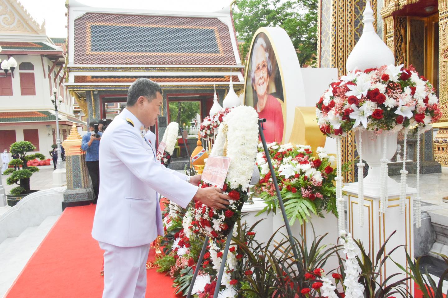 กรมการพัฒนาชุมชน เข้าร่วมพิธีทำบุญเนื่องในวันคล้ายวันสวรรคตสมเด็จพระศรีนครินทราบรมราชชนนี