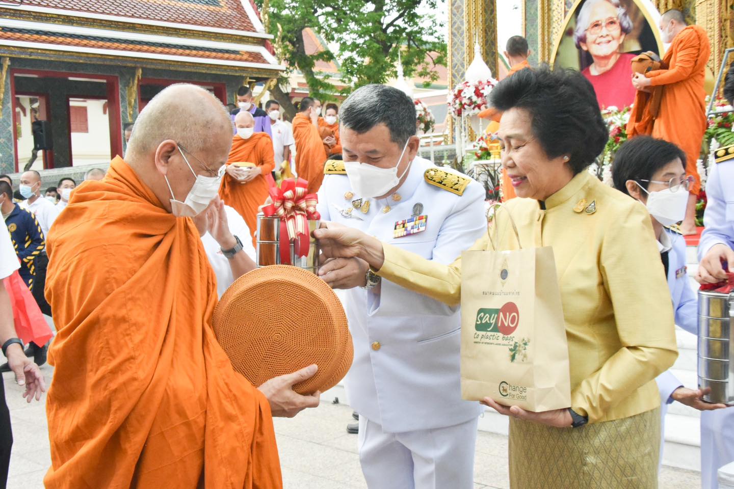 กรมการพัฒนาชุมชน เข้าร่วมพิธีทำบุญเนื่องในวันคล้ายวันสวรรคตสมเด็จพระศรีนครินทราบรมราชชนนี