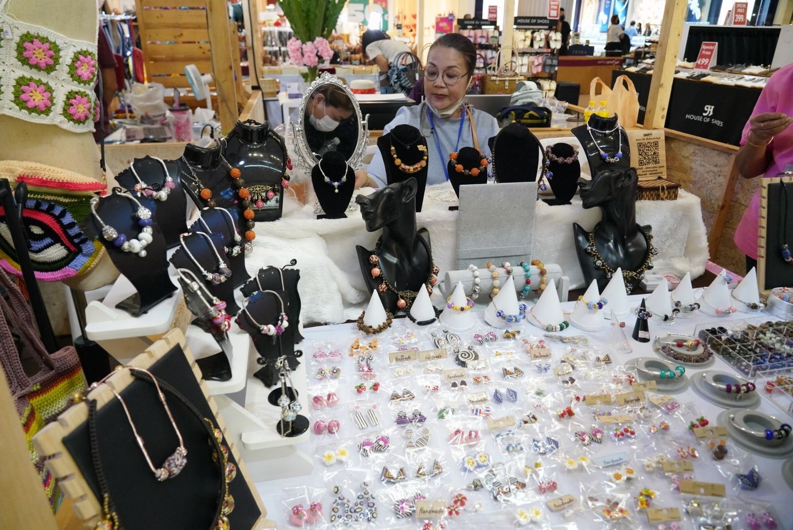 พช. จัดงาน D sign D style รุกพัฒนาสินค้า OTOP กลุ่มของใช้ ของตกแต่งและของที่ระลึก ให้มีคุณภาพ ตอบโจทย์ผู้บริโภค เป็น Soft Power ในการพัฒนาเศรษฐกิจฐานรากมั่นคง และยั่งยืน