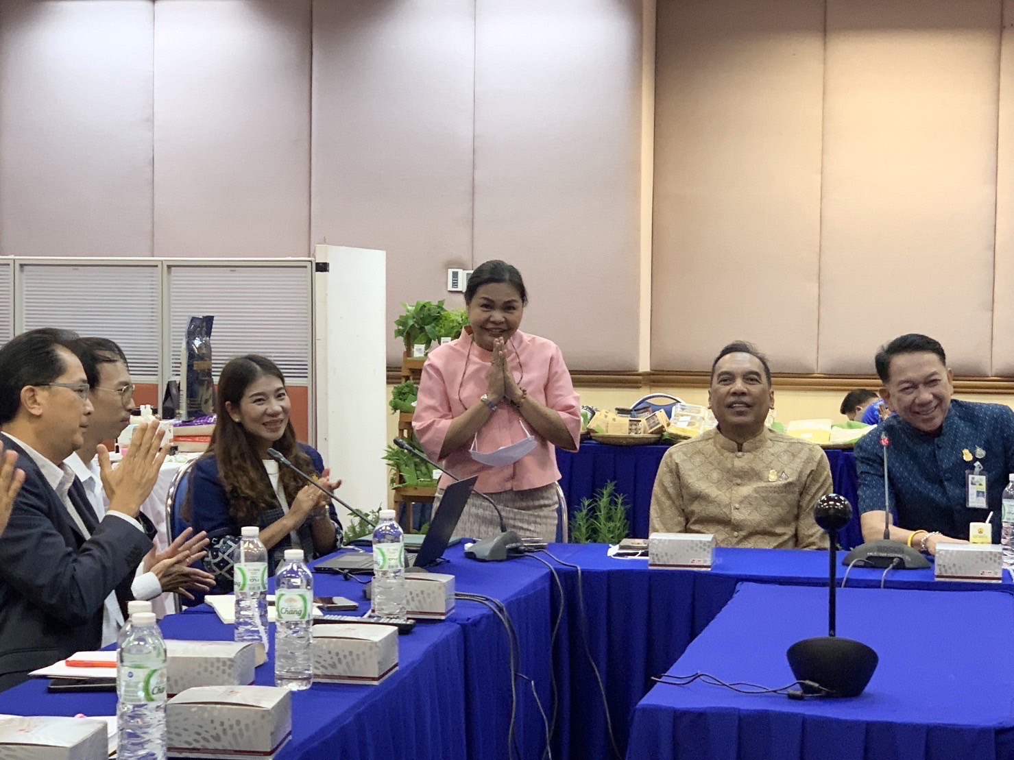 พช.ผนึกกำลังร่วมกับองค์การตลาด สนับสนุนช่องทางการตลาดให้กับผู้ประกอบการผลิตภัณฑ์ชุมชน เข้าจำหน่ายใน Modern Trade (Makro/Lotus’s)
