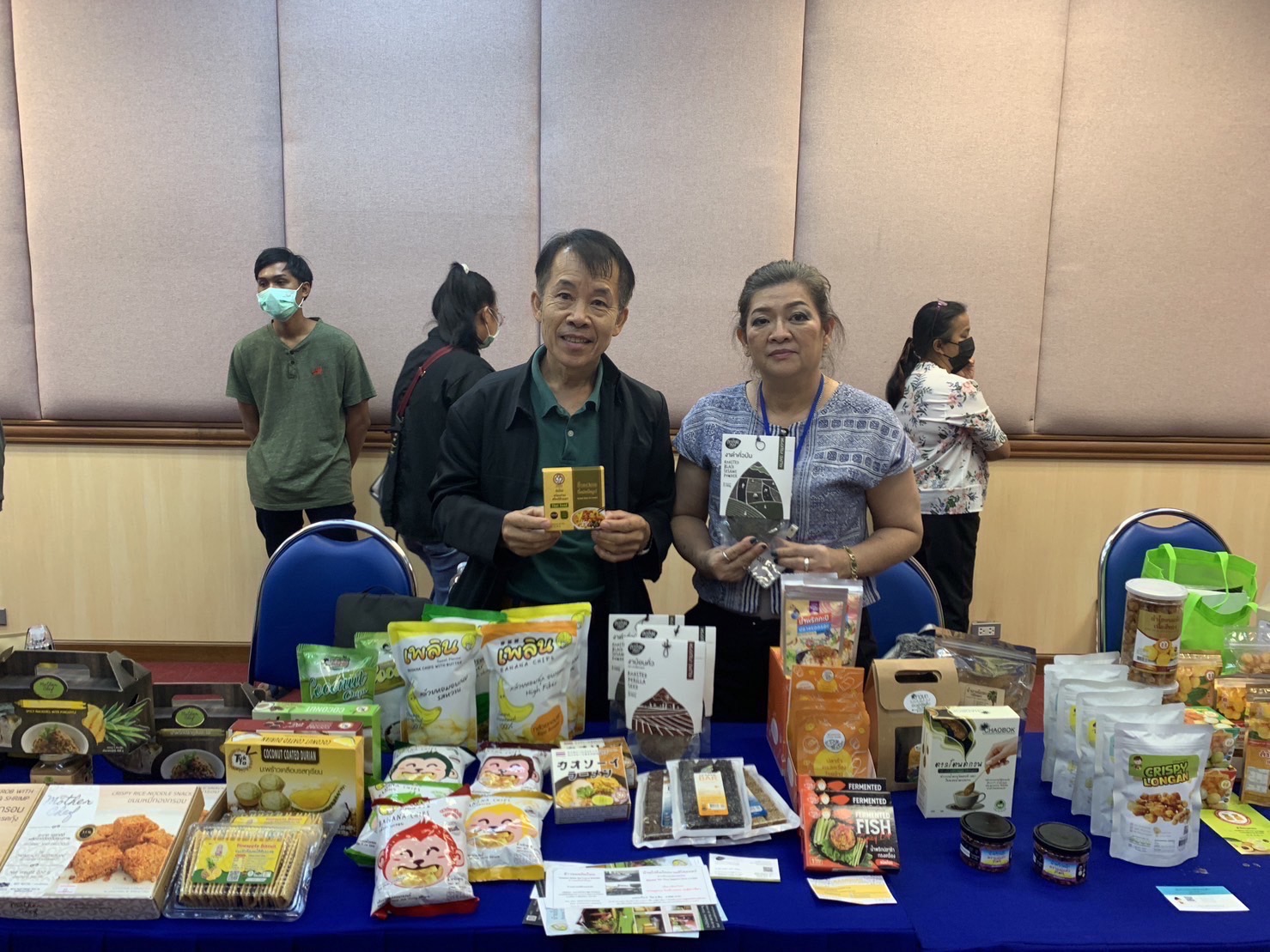 พช.ผนึกกำลังร่วมกับองค์การตลาด สนับสนุนช่องทางการตลาดให้กับผู้ประกอบการผลิตภัณฑ์ชุมชน เข้าจำหน่ายใน Modern Trade (Makro/Lotus’s)