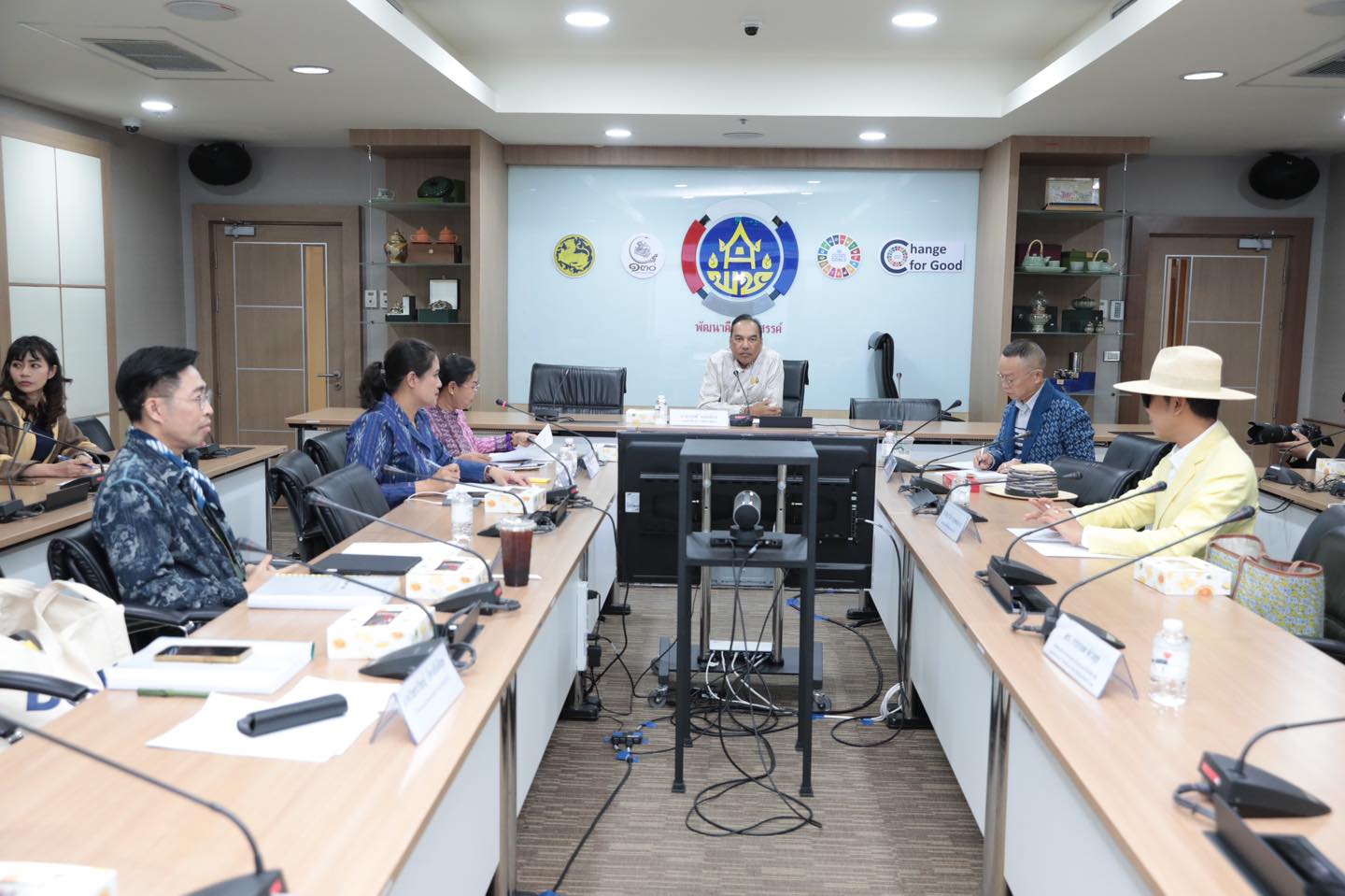 กรมการพัฒนาชุมชน จัดกิจกรรมคัดเลือกผลงานออกแบบตัดเย็บชุดผ้าไทยกว่า 270 ราย ภายใต้แนวคิด “ผ้าไทยใส่ให้สนุก”
