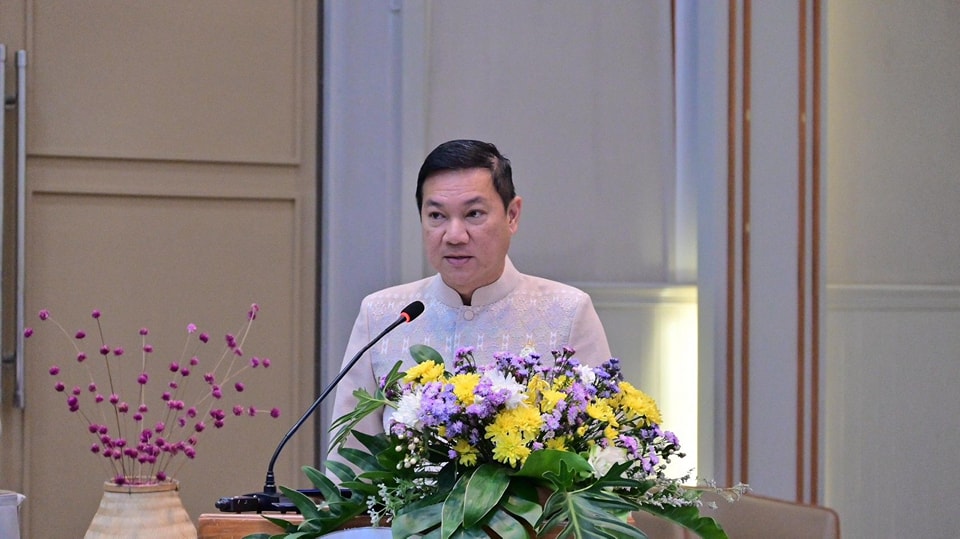 ปลัด มท. และนายกแม่บ้าน มท. เปิดการประกวดผ้าลายพระราชทาน “ผ้าลายดอกรักราชกัญญา” และงานหัตถกรรม ภาคกลาง ย้ำ ทุกภาคส่วนต้องร่วมกันสืบสาน รักษา ต่อยอด ถ่ายทอดภูมิปัญญาสู่คนรุ่นใหม่เพื่อส่งเสริมการใช้ผ้าไทยให้ยั่งยืน