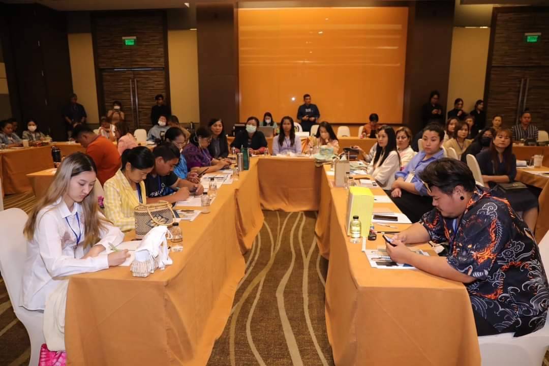 นายวรงค์  แสงเมือง รองอธิบดีกรมการพัฒนาชุมชน เป็นประธานในพิธีเปิดการประชุมเชิงปฏิบัติการ ติดอาวุธกลยุทธ์ออนไลน์ เพิ่มยอดขายด้วยคอนเทนต์
