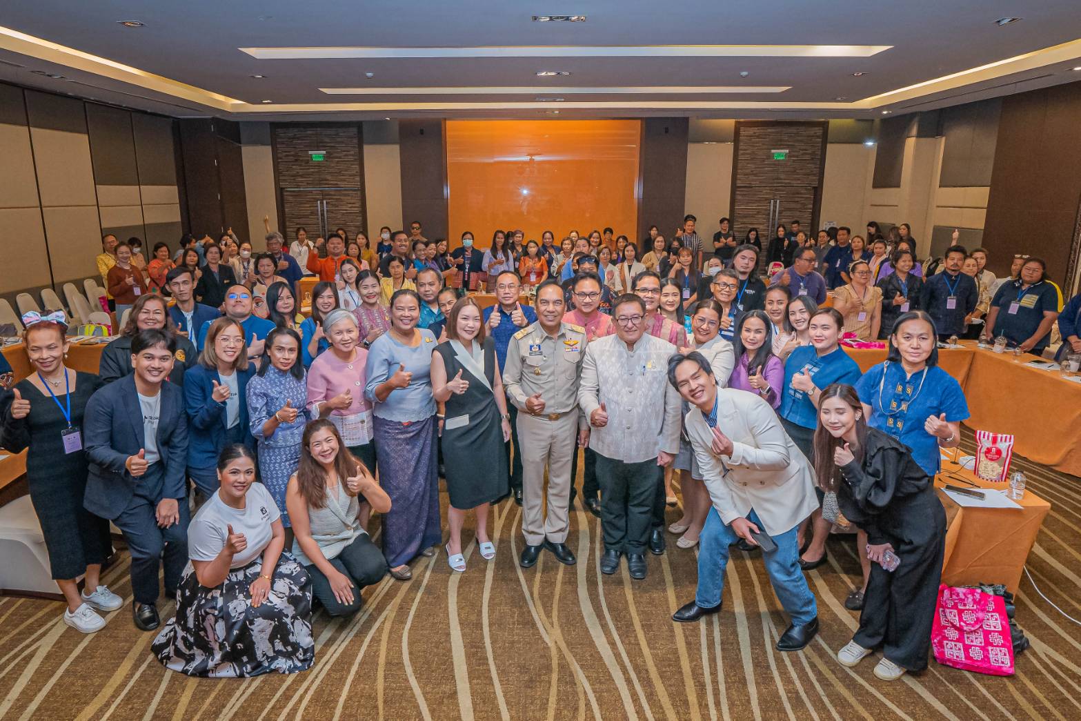 นายวรงค์  แสงเมือง รองอธิบดีกรมการพัฒนาชุมชน เป็นประธานในพิธีเปิดการประชุมเชิงปฏิบัติการ ติดอาวุธกลยุทธ์ออนไลน์ เพิ่มยอดขายด้วยคอนเทนต์