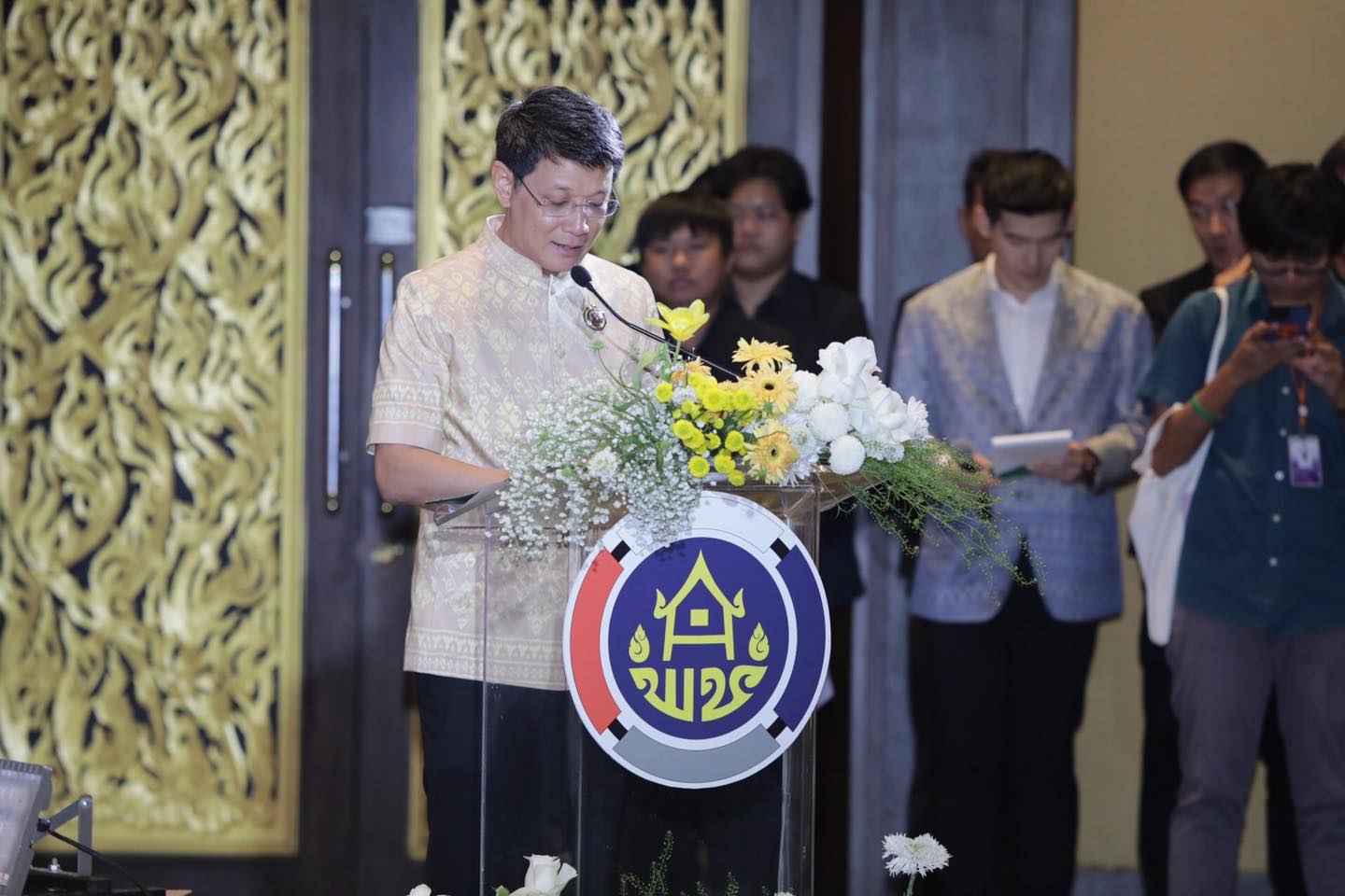 อนุทิน” เปิดการประกวดผ้าลายพระราชทาน “ผ้าลายสิริวชิราภรณ์” รอบรองชนะเลิศ เน้นย้ำข้าราชการมหาดไทยน้อมนำพระดำริทูลกระหม่อมสิริวัณณวรีฯ ต่อยอดคุณค่าของผ้าไทย สร้างรายได้พี่น้องประชาชนจากภูมิปัญญาท้องถิ่น