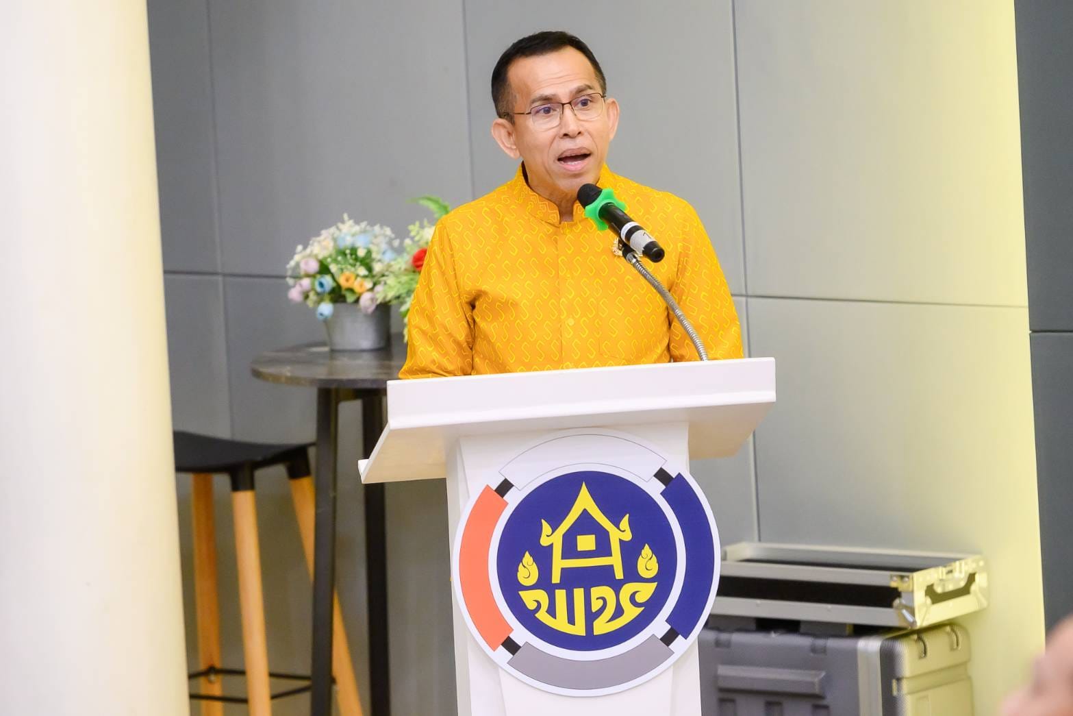 พช. จัดประชุมวิชาการ Symposium การพัฒนาองค์ความรู้เพื่อการพัฒนาผลิตภัณฑ์สู่สากล ประจำปี 2567 Thai Textiles Trend Book Spring/Summer 2025 จุดดำเนินการที่ 2 จังหวัดสงขลา หวังปลุกกระแสโทนไทยให้ล้ำหน้าสู่สากล