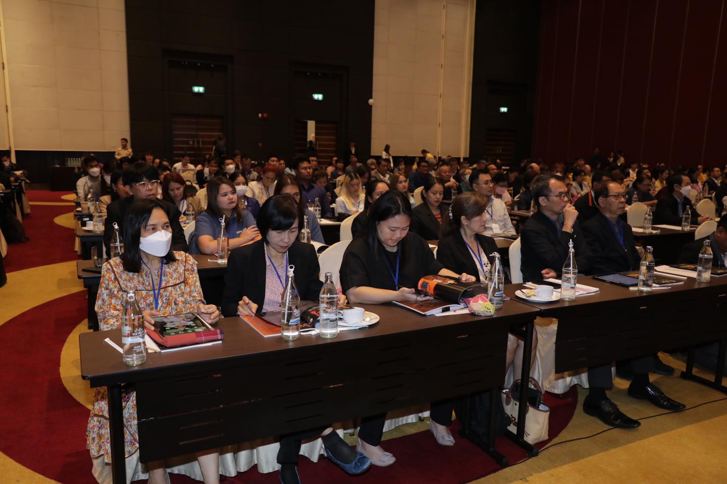 พช. ติวเข้ม คณะกรรมการ คณะทำงาน คัดสรรสินค้า OTOP ระดับประเทศ เพื่อพัฒนาคุณภาพสินค้า รักษามาตรฐาน สร้างความเชื่อมั่นแก่ผู้บริโภค