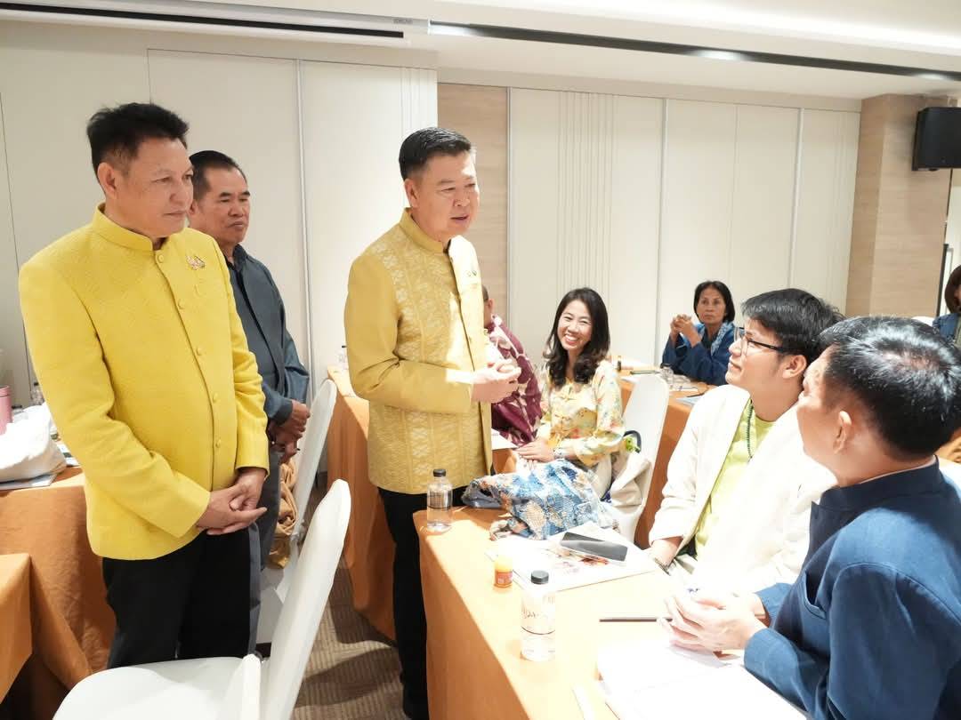 พช. ติวเข้มผู้ประกอบการชุมชนเชิงธุรกิจ ตามแนวทาง Soft Power สู่การพัฒนาที่ยั่งยืน จัดประชุมเชิงปฏิบัติการเพิ่มประสิทธิภาพการบริหารจัดการและพัฒนามาตรฐานสถาบันส่งเสริมความรู้ภูมิปัญญา (OTOP Academy)
